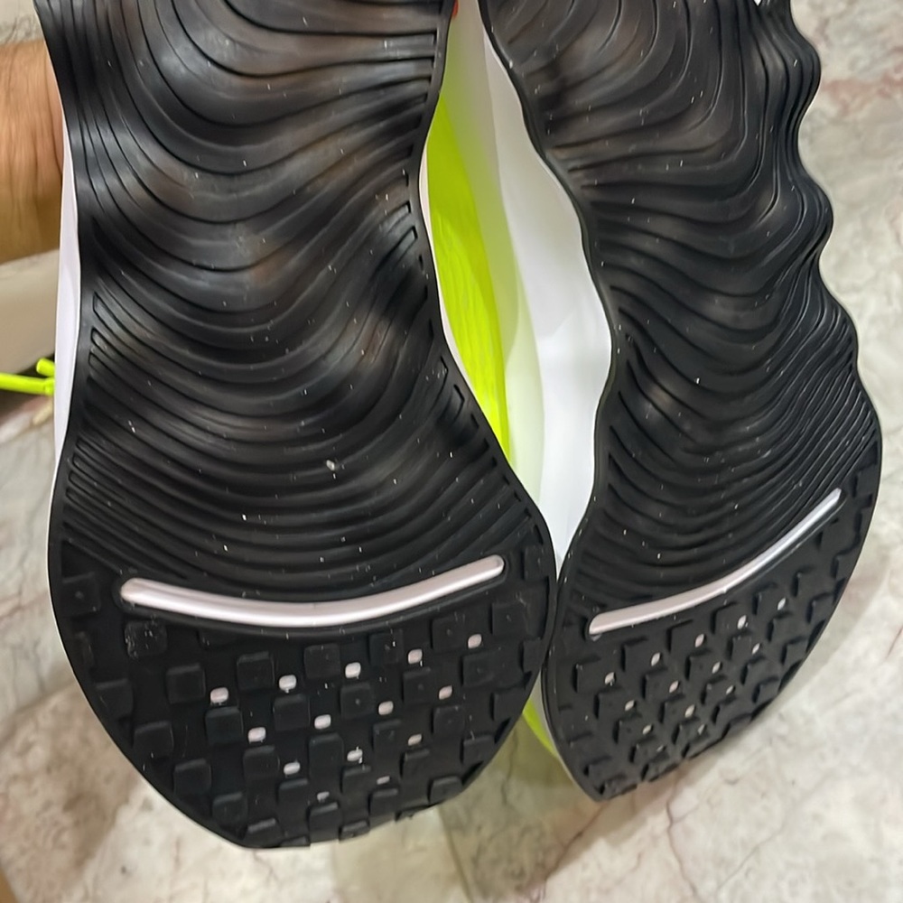 Nike Women's Sneakers in Neon Yellow and White - Picture 4 of 9